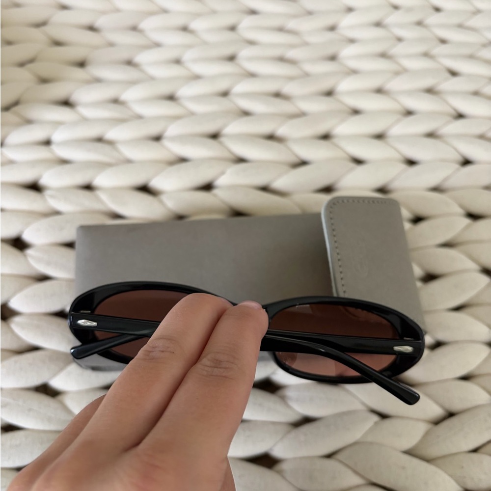 NWT sunglasses - Picture 3 of 4